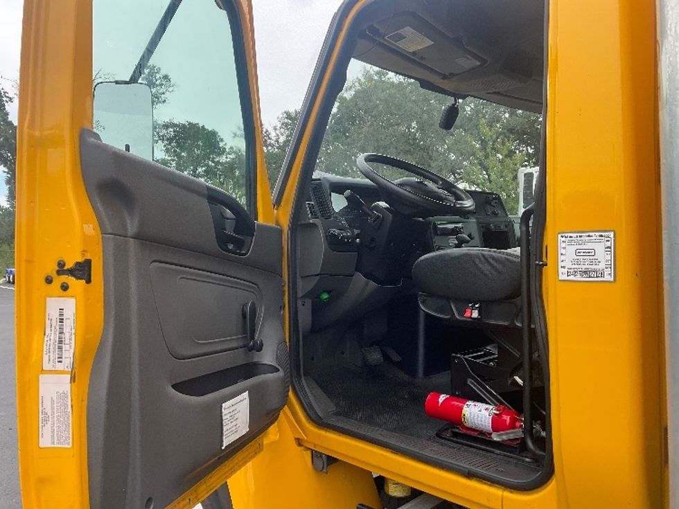Medium Duty Box Truck-Light and Medium Duty Trucks-International-2021-MV607-Ocala-FL-219,001\n\t\tmiles-$ 41,250 - Image 16