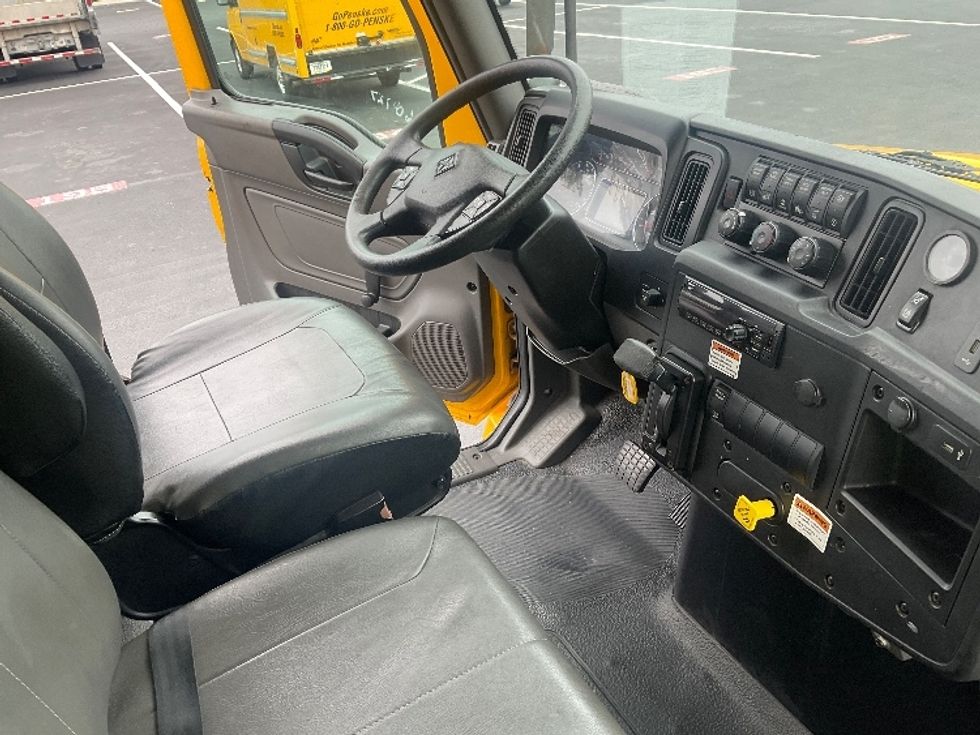 Medium Duty Box Truck-Light and Medium Duty Trucks-International-2021-MV607-Ocala-FL-219,001\n\t\tmiles-$ 41,250 - Image 21