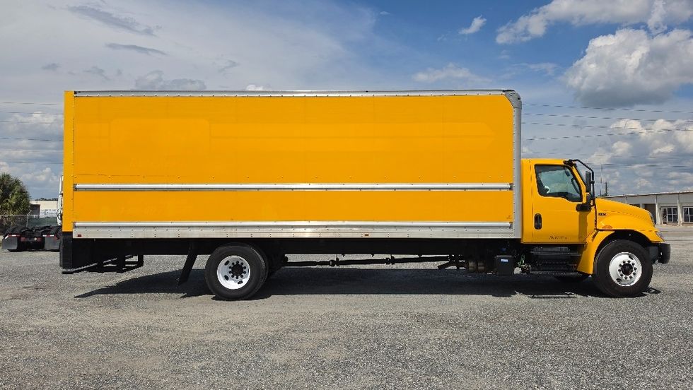 Medium Duty Box Truck-Light and Medium Duty Trucks-International-2021-MV607-Ocala-FL-230,220\n\t\tmiles-$ 41,000 - Image 14