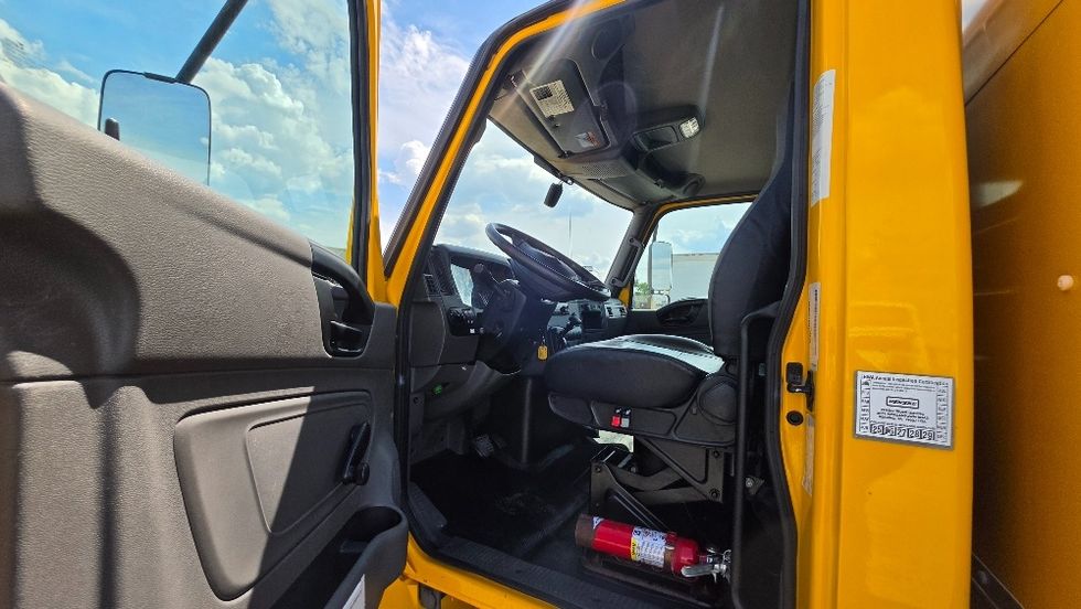 Medium Duty Box Truck-Light and Medium Duty Trucks-International-2021-MV607-Ocala-FL-230,220\n\t\tmiles-$ 41,000 - Image 15