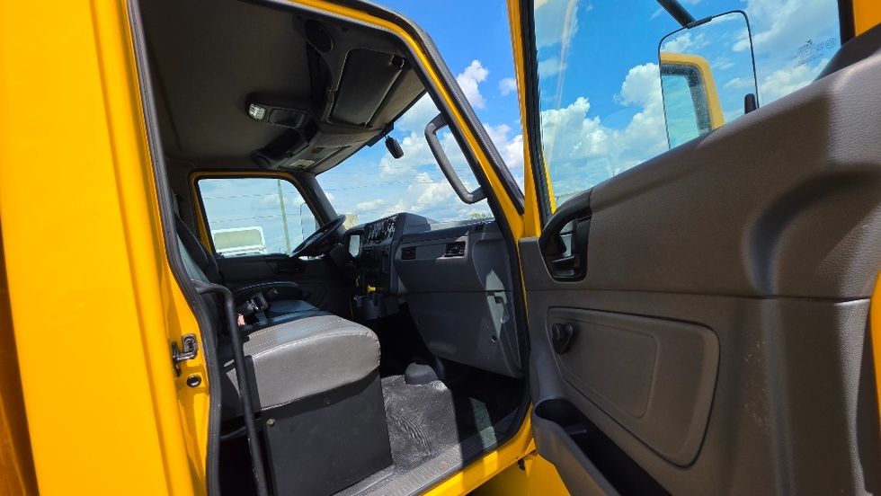Medium Duty Box Truck-Light and Medium Duty Trucks-International-2021-MV607-Ocala-FL-230,220\n\t\tmiles-$ 41,000 - Image 19
