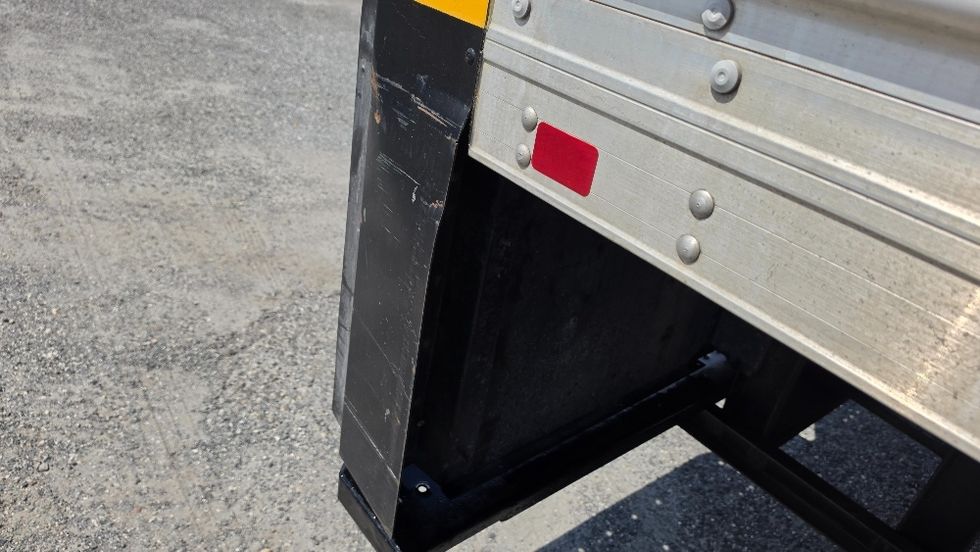 Medium Duty Box Truck-Light and Medium Duty Trucks-International-2021-MV607-Ocala-FL-230,220\n\t\tmiles-$ 41,000 - Image 25