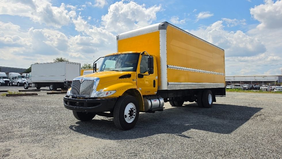 Medium Duty Box Truck-Light and Medium Duty Trucks-International-2021-MV607-Ocala-FL-230,220\n\t\tmiles-$ 41,000 - Image 3