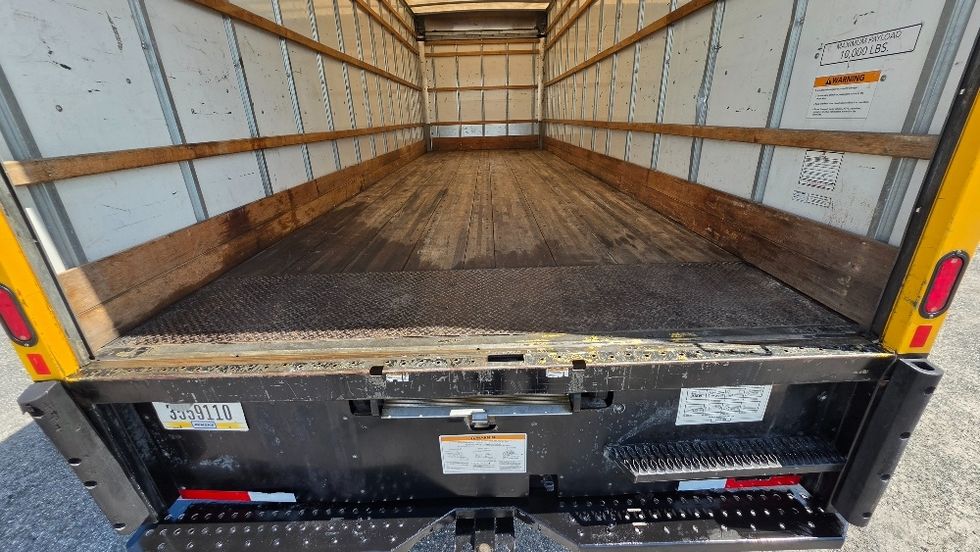 Medium Duty Box Truck-Light and Medium Duty Trucks-International-2021-MV607-Ocala-FL-230,220\n\t\tmiles-$ 41,000 - Image 9