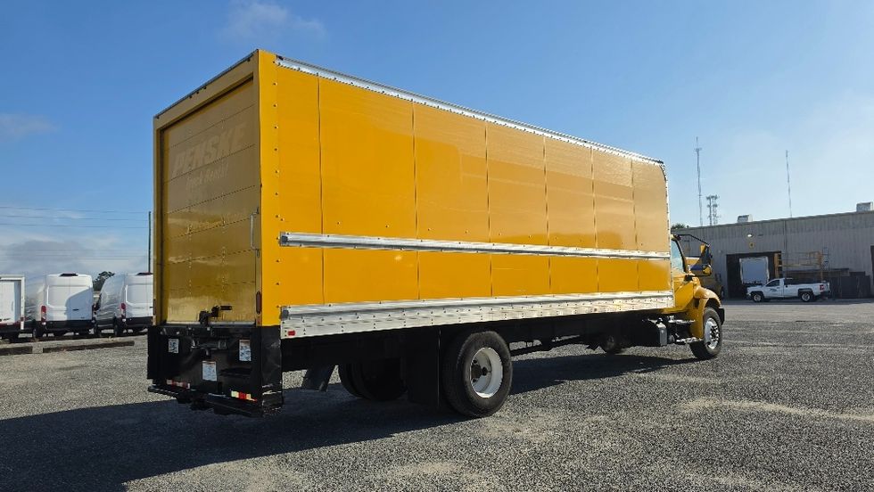 Medium Duty Box Truck-Light and Medium Duty Trucks-International-2021-MV607-Ocala-FL-242,737\n\t\tmiles-$ 34,250 - Image 12