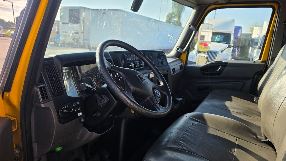 Medium Duty Box Truck-Light and Medium Duty Trucks-International-2021-MV607-Ocala-FL-242,737\n\t\tmiles-$ 34,250 - Image 16