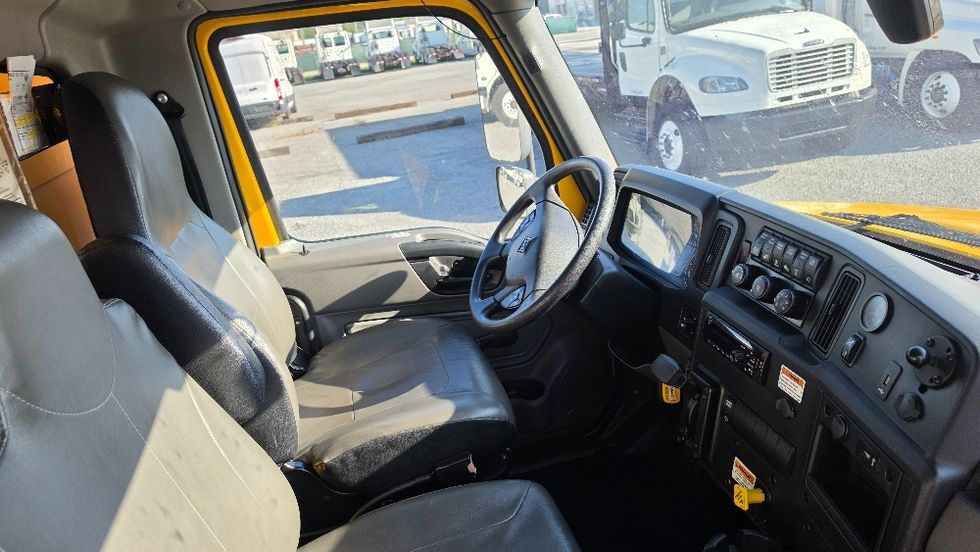Medium Duty Box Truck-Light and Medium Duty Trucks-International-2021-MV607-Ocala-FL-242,737\n\t\tmiles-$ 34,250 - Image 20