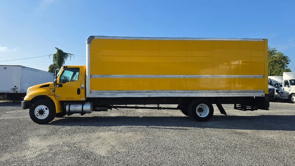Medium Duty Box Truck-Light and Medium Duty Trucks-International-2021-MV607-Ocala-FL-242,737\n\t\tmiles-$ 34,250 - Image 4