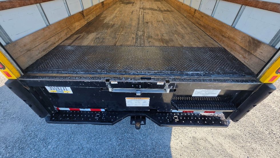 Medium Duty Box Truck-Light and Medium Duty Trucks-International-2021-MV607-Ocala-FL-242,737\n\t\tmiles-$ 34,250 - Image 9