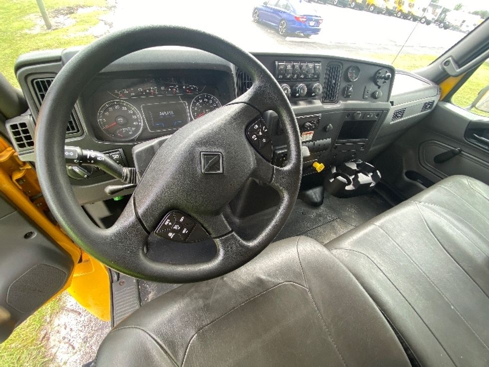 Medium Duty Box Truck-Light and Medium Duty Trucks-International-2021-MV607-Ocala-FL-243,717\n\t\tmiles-$ 35,500 - Image 18