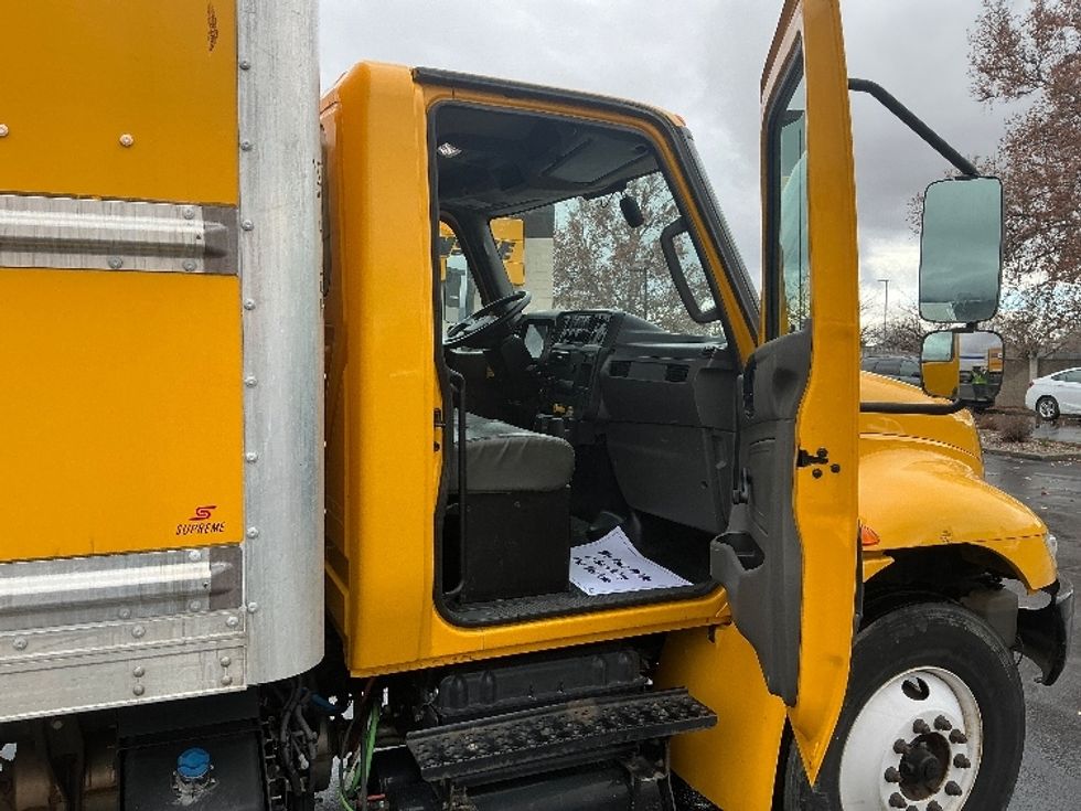 Medium Duty Box Truck-Light and Medium Duty Trucks-International-2021-MV607-Ogden-UT-220,068\n\t\tmiles-$ 39,250 - Image 20