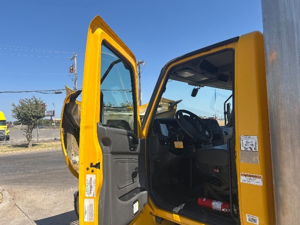 Medium Duty Box Truck-Light and Medium Duty Trucks-International-2021-MV607-Oklahoma City-OK-178,987\n\t\tmiles-$ 48,250 - Image 15