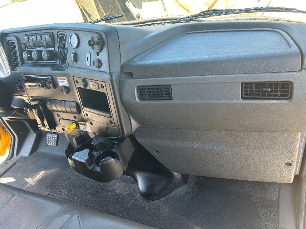 Medium Duty Box Truck-Light and Medium Duty Trucks-International-2021-MV607-Oklahoma City-OK-178,987\n\t\tmiles-$ 48,250 - Image 20