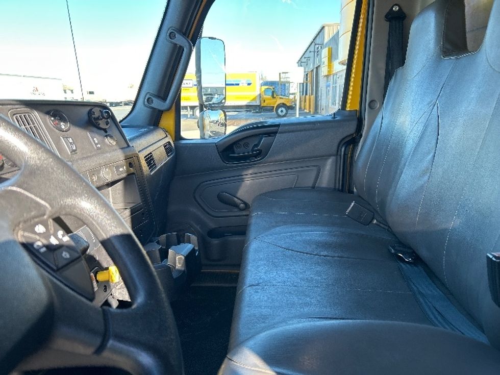 Medium Duty Box Truck-Light and Medium Duty Trucks-International-2021-MV607-Oklahoma City-OK-200,912\n\t\tmiles-$ 42,250 - Image 19