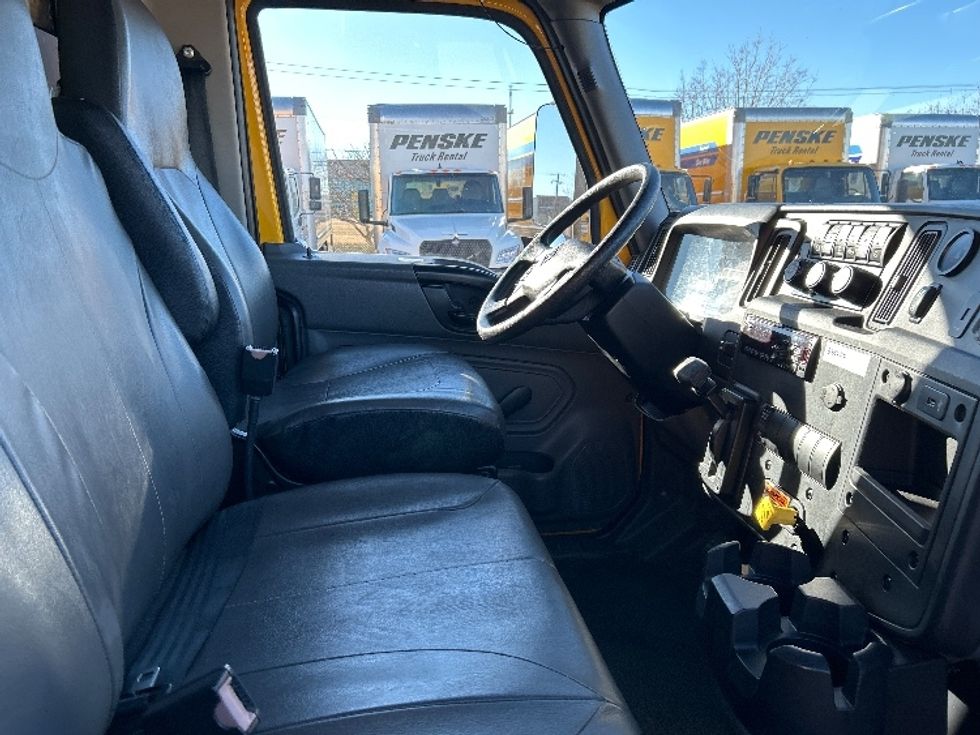 Medium Duty Box Truck-Light and Medium Duty Trucks-International-2021-MV607-Oklahoma City-OK-200,912\n\t\tmiles-$ 42,250 - Image 21