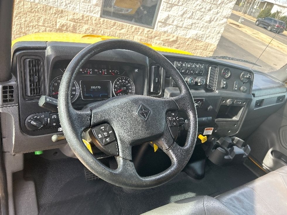 Medium Duty Box Truck-Light and Medium Duty Trucks-International-2021-MV607-Oklahoma City-OK-220,170\n\t\tmiles-$ 35,750 - Image 18