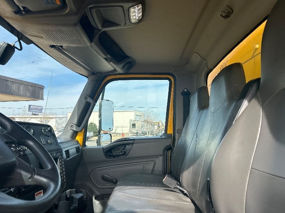 Medium Duty Box Truck-Light and Medium Duty Trucks-International-2021-MV607-Oklahoma City-OK-220,170\n\t\tmiles-$ 35,750 - Image 19