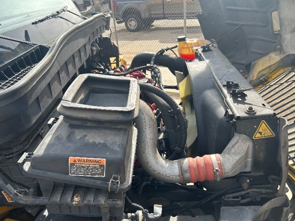 Medium Duty Box Truck-Light and Medium Duty Trucks-International-2021-MV607-Oklahoma City-OK-220,170\n\t\tmiles-$ 35,750 - Image 23