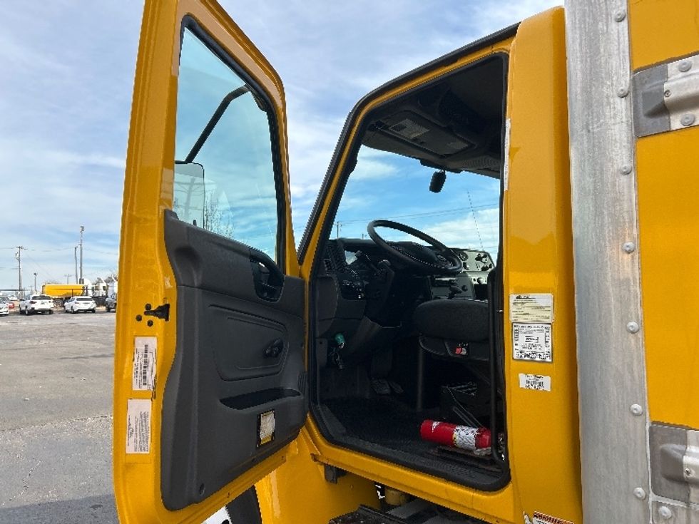 Medium Duty Box Truck-Light and Medium Duty Trucks-International-2021-MV607-Oklahoma City-OK-249,893\n\t\tmiles-$ 33,250 - Image 15