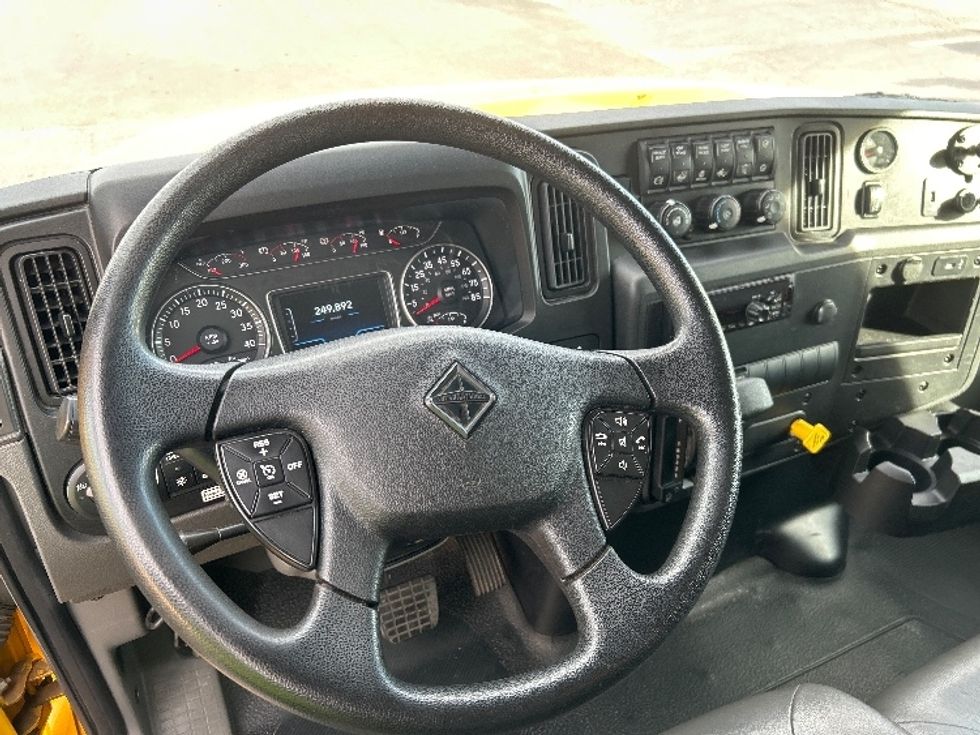 Medium Duty Box Truck-Light and Medium Duty Trucks-International-2021-MV607-Oklahoma City-OK-249,893\n\t\tmiles-$ 33,250 - Image 16
