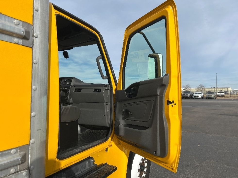 Medium Duty Box Truck-Light and Medium Duty Trucks-International-2021-MV607-Oklahoma City-OK-249,893\n\t\tmiles-$ 33,250 - Image 19