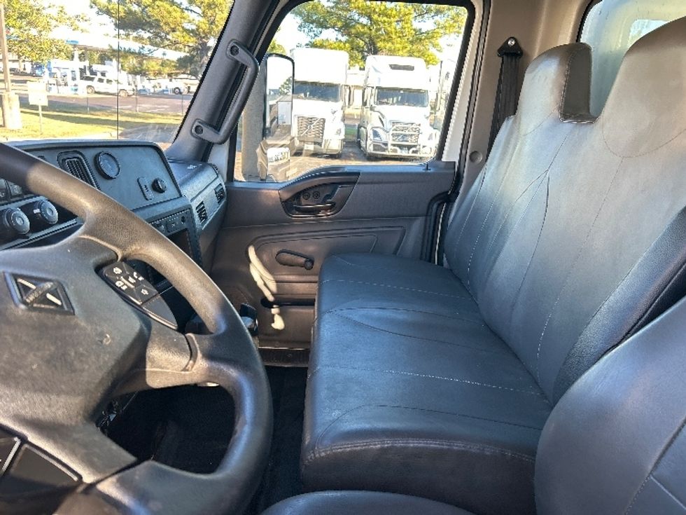 Medium Duty Box Truck-Light and Medium Duty Trucks-International-2021-MV607-Olive Branch-MS-352,592\n\t\tmiles-$ 23,500 - Image 19