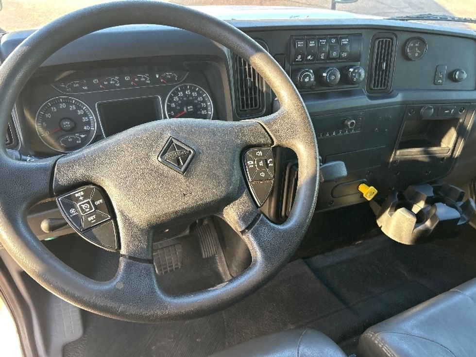 Medium Duty Box Truck-Light and Medium Duty Trucks-International-2021-MV607-Olive Branch-MS-352,592\n\t\tmiles-$ 23,500 - Image 18