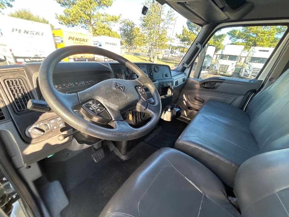 Medium Duty Box Truck-Light and Medium Duty Trucks-International-2021-MV607-Olive Branch-MS-352,592\n\t\tmiles-$ 23,500 - Image 17