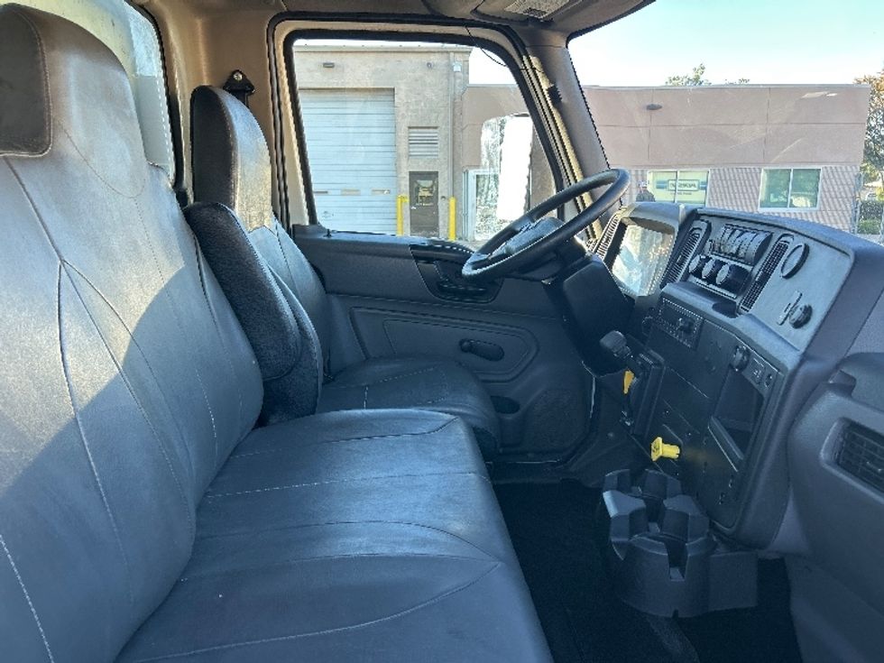 Medium Duty Box Truck-Light and Medium Duty Trucks-International-2021-MV607-Olive Branch-MS-352,592\n\t\tmiles-$ 23,500 - Image 22