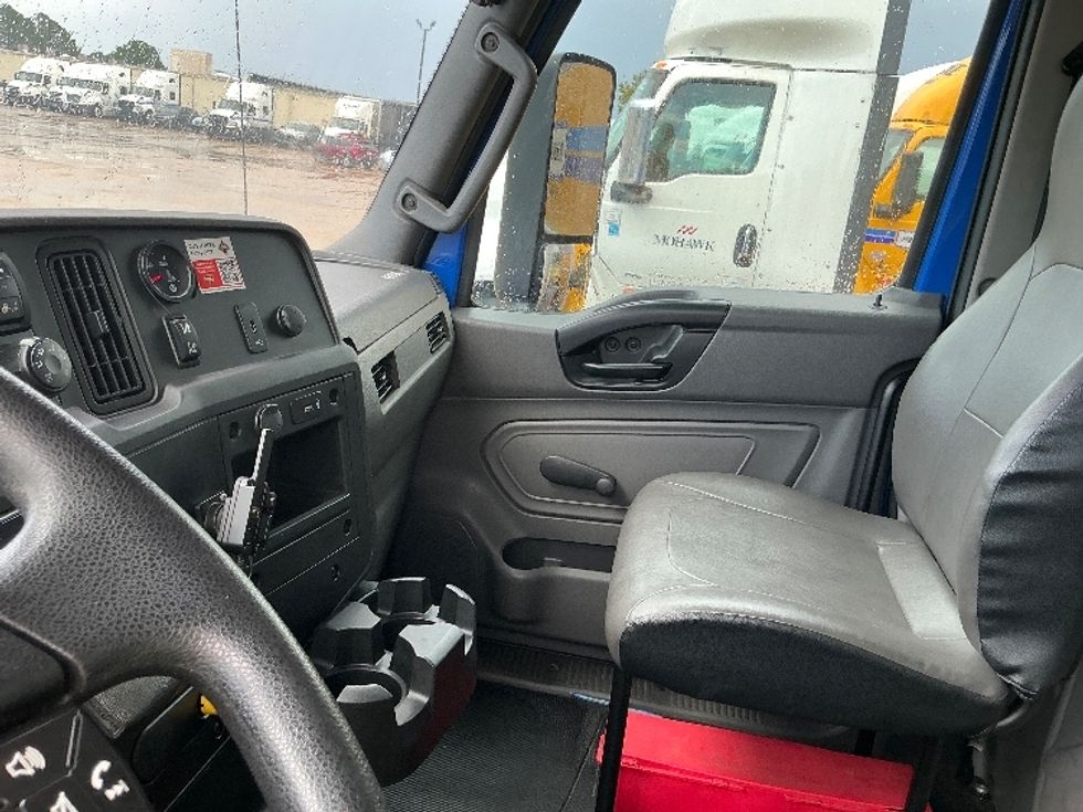 Medium Duty Box Truck-Light and Medium Duty Trucks-International-2021-MV607-Olive Branch-MS-98,968\n\t\tmiles-$ 61,750 - Image 19