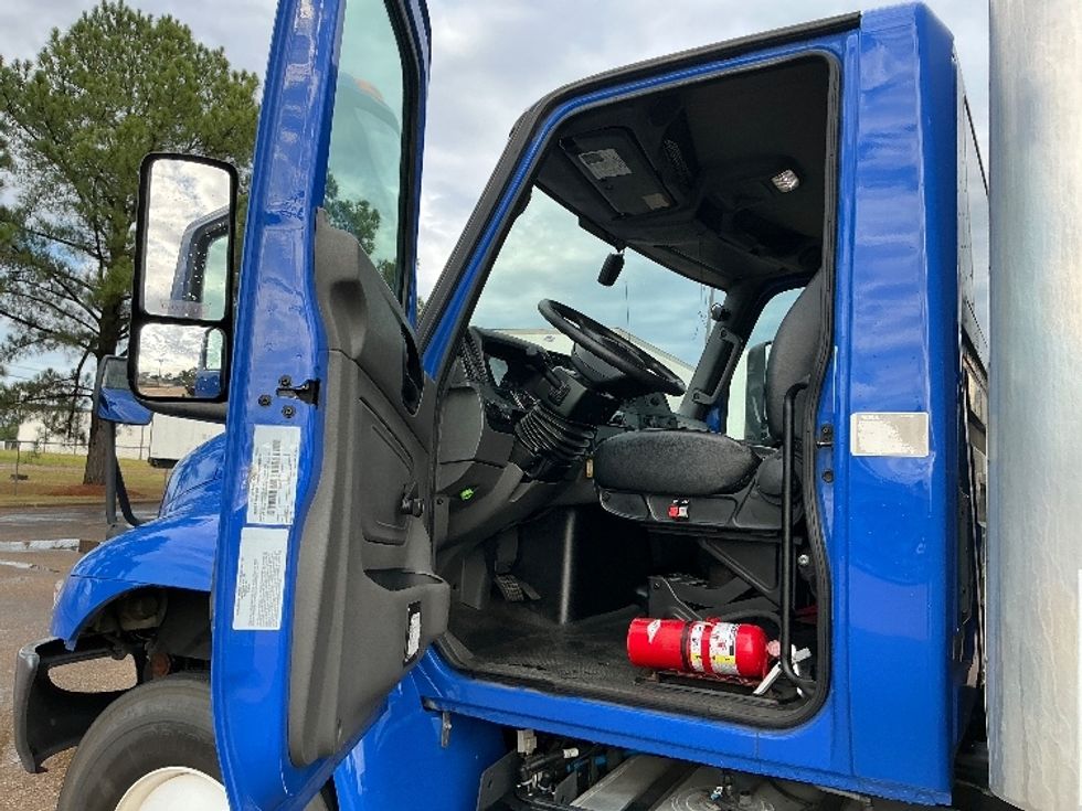 Medium Duty Box Truck-Light and Medium Duty Trucks-International-2021-MV607-Olive Branch-MS-98,968\n\t\tmiles-$ 61,750 - Image 16