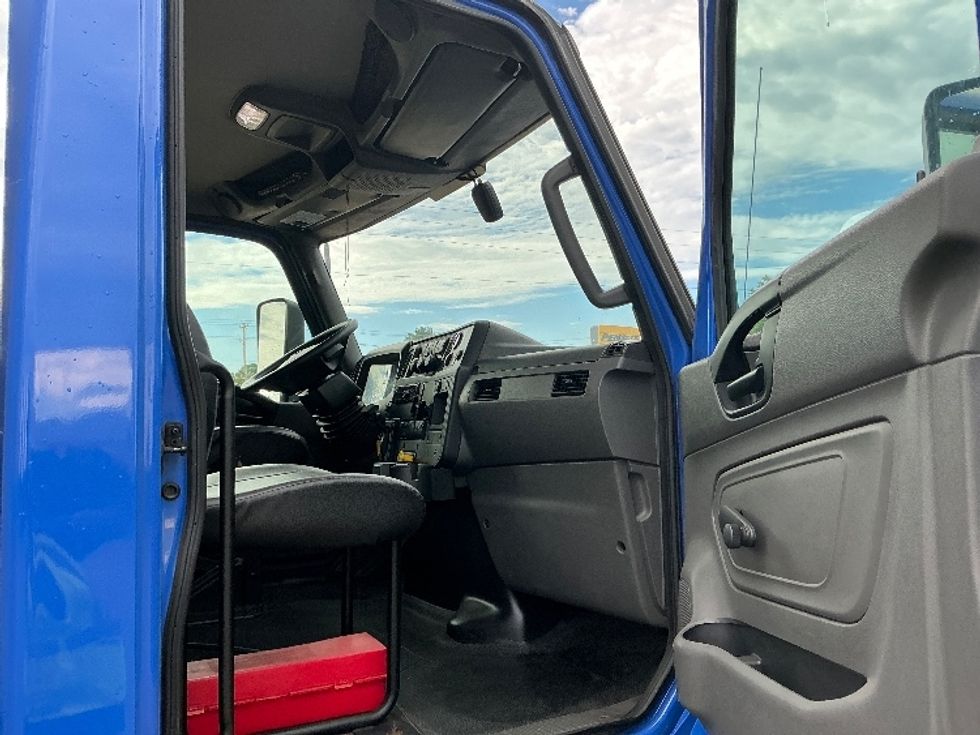 Medium Duty Box Truck-Light and Medium Duty Trucks-International-2021-MV607-Olive Branch-MS-98,968\n\t\tmiles-$ 61,750 - Image 20