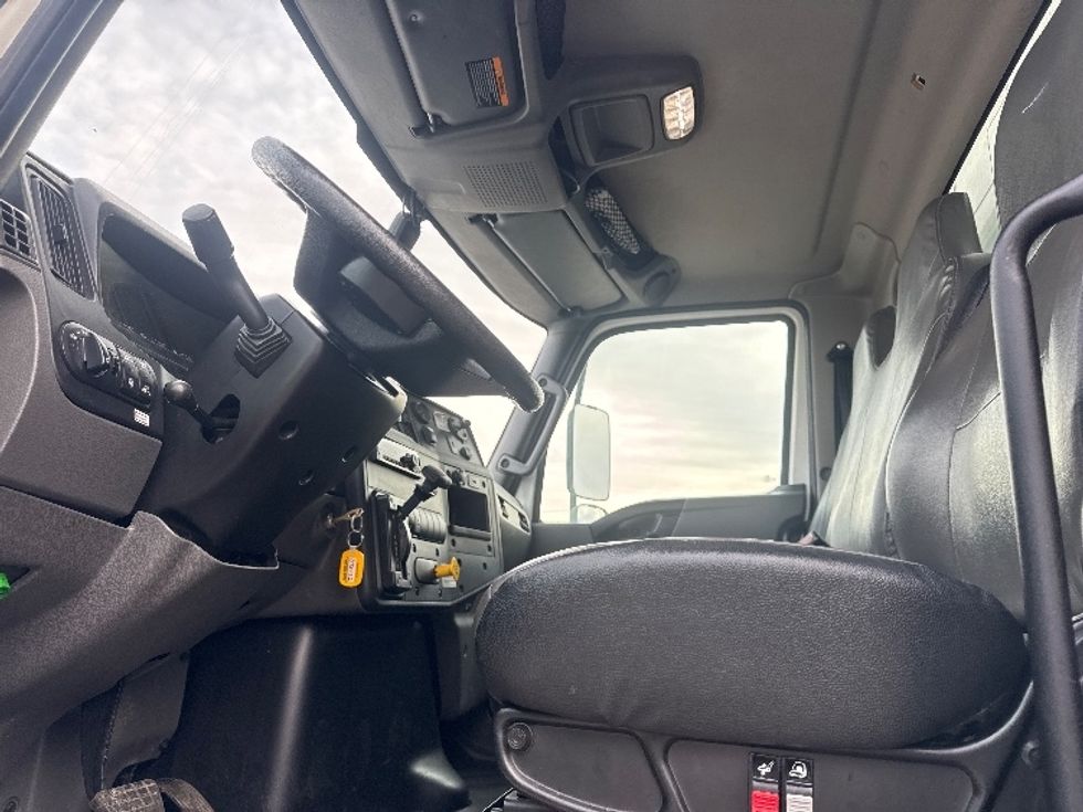 Medium Duty Box Truck-Light and Medium Duty Trucks-International-2021-MV607-Omaha-NE-151,938\n\t\tmiles-$ 58,750 - Image 16