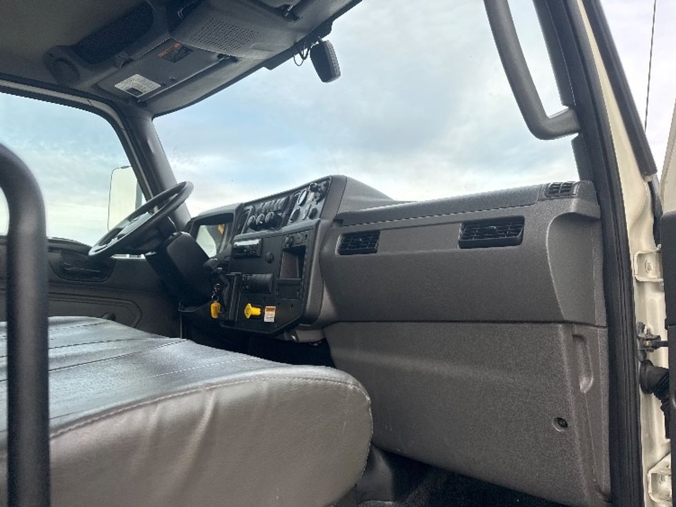 Medium Duty Box Truck-Light and Medium Duty Trucks-International-2021-MV607-Omaha-NE-151,938\n\t\tmiles-$ 58,750 - Image 20