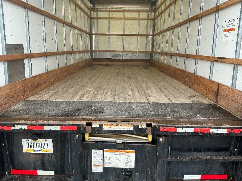 Medium Duty Box Truck-Light and Medium Duty Trucks-International-2021-MV607-Omaha-NE-183,383\n\t\tmiles-$ 38,500 - Image 10