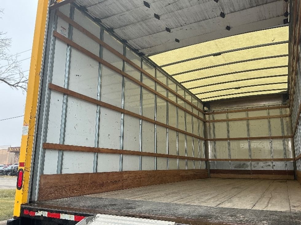 Medium Duty Box Truck-Light and Medium Duty Trucks-International-2021-MV607-Omaha-NE-183,383\n\t\tmiles-$ 38,500 - Image 11