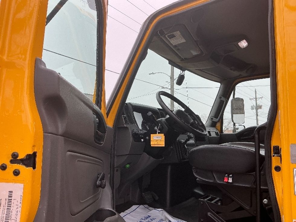 Medium Duty Box Truck-Light and Medium Duty Trucks-International-2021-MV607-Omaha-NE-183,383\n\t\tmiles-$ 38,500 - Image 16