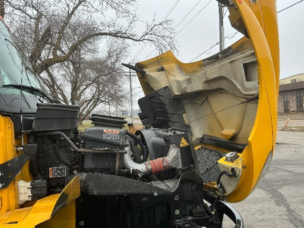 Medium Duty Box Truck-Light and Medium Duty Trucks-International-2021-MV607-Omaha-NE-183,383\n\t\tmiles-$ 38,500 - Image 23