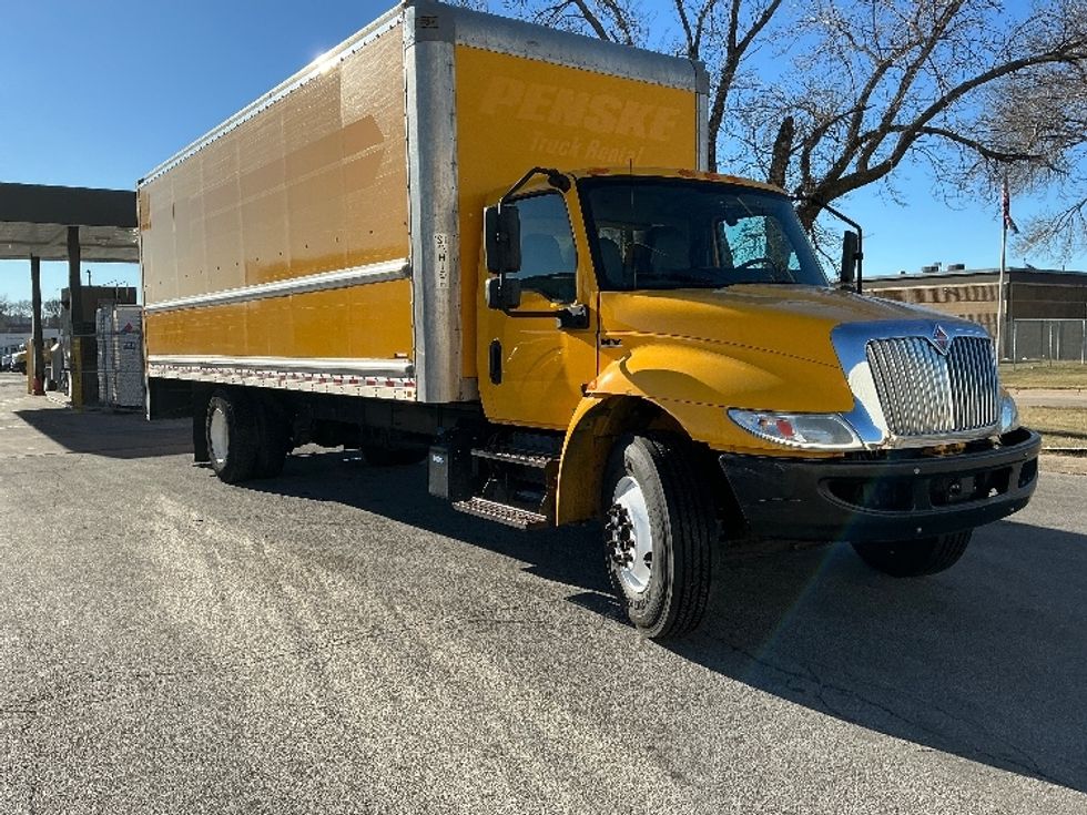 Medium Duty Box Truck-Light and Medium Duty Trucks-International-2021-MV607-Omaha-NE-185,008\n\t\tmiles-$ 44,500 - Image 1