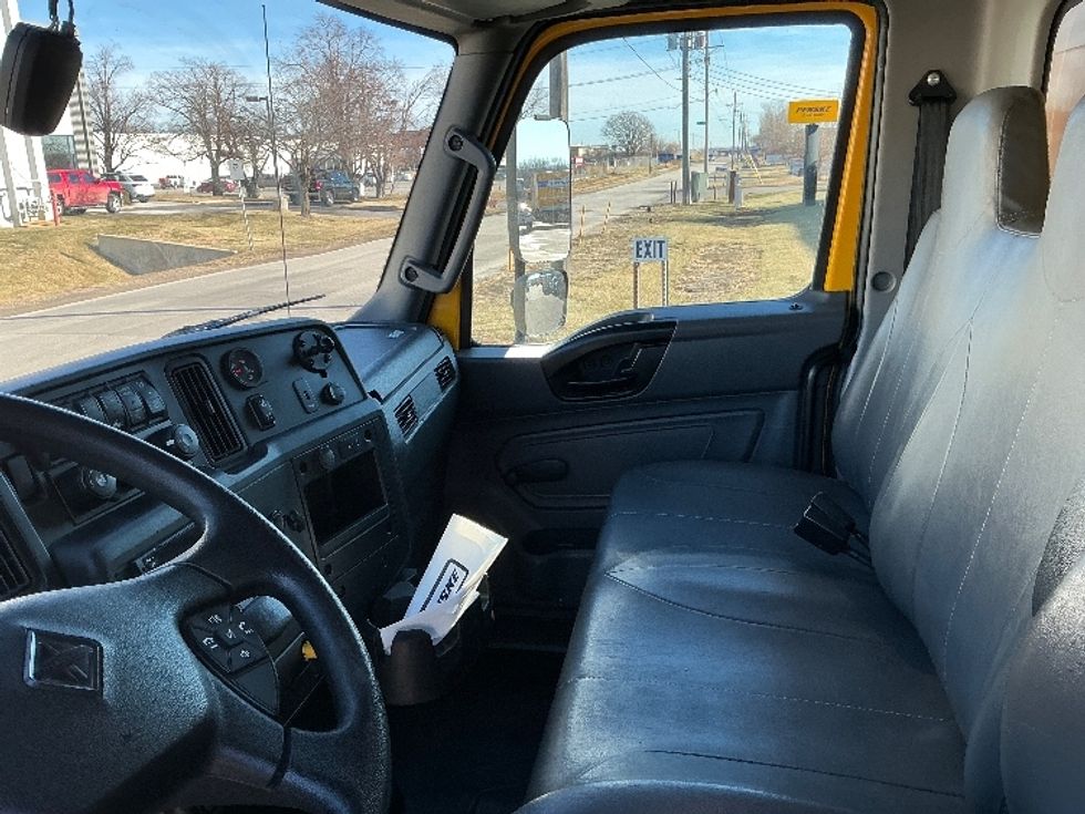 Medium Duty Box Truck-Light and Medium Duty Trucks-International-2021-MV607-Omaha-NE-185,008\n\t\tmiles-$ 44,500 - Image 18