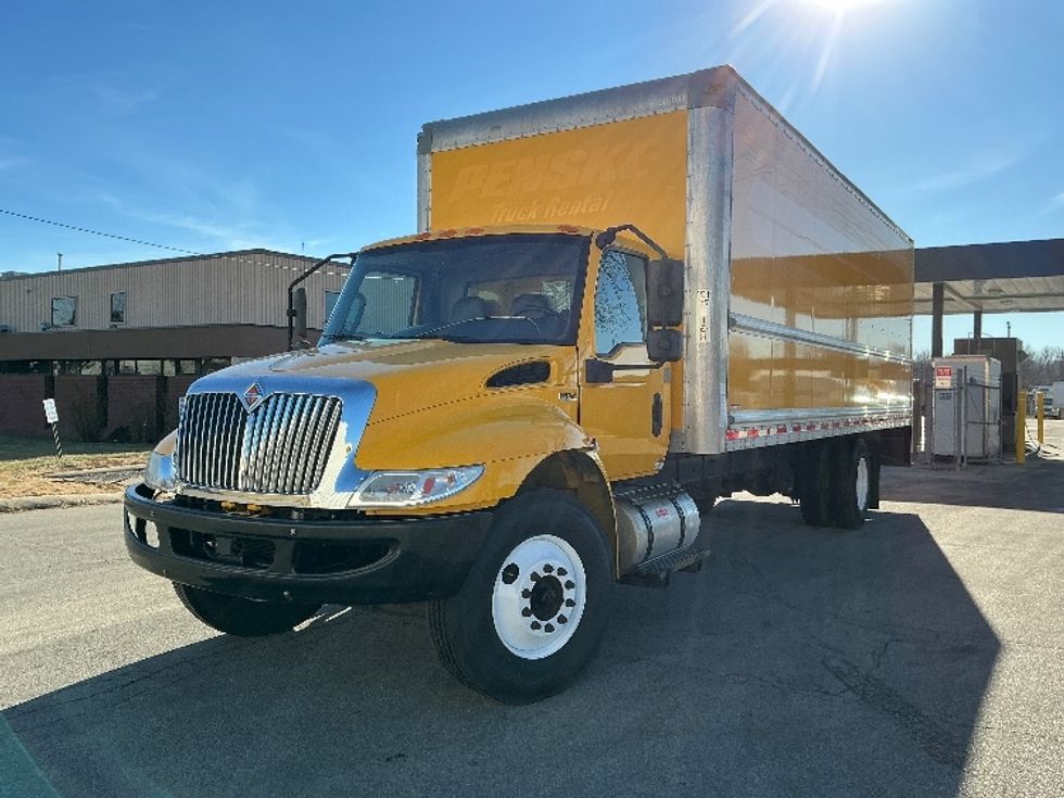 Medium Duty Box Truck-Light and Medium Duty Trucks-International-2021-MV607-Omaha-NE-185,008\n\t\tmiles-$ 44,500 - Image 3