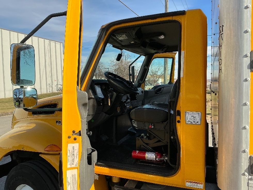 Medium Duty Box Truck-Light and Medium Duty Trucks-International-2021-MV607-Omaha-NE-191,765\n\t\tmiles-$ 43,500 - Image 16