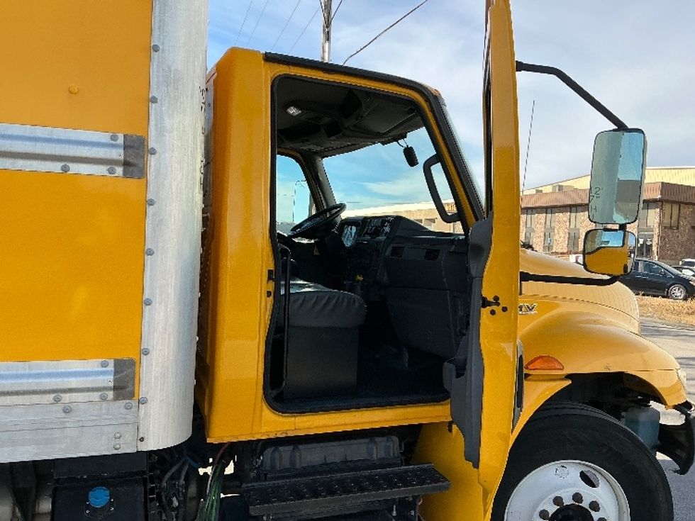 Medium Duty Box Truck-Light and Medium Duty Trucks-International-2021-MV607-Omaha-NE-191,765\n\t\tmiles-$ 43,500 - Image 20