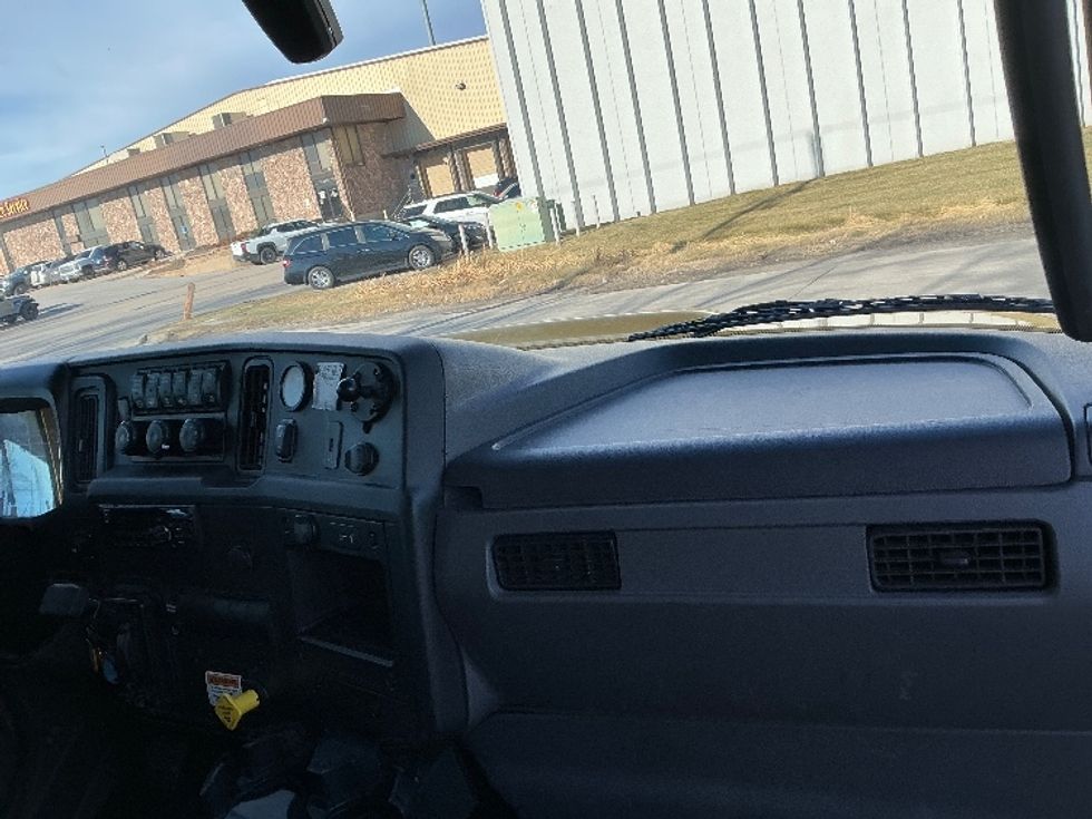 Medium Duty Box Truck-Light and Medium Duty Trucks-International-2021-MV607-Omaha-NE-191,765\n\t\tmiles-$ 43,500 - Image 21