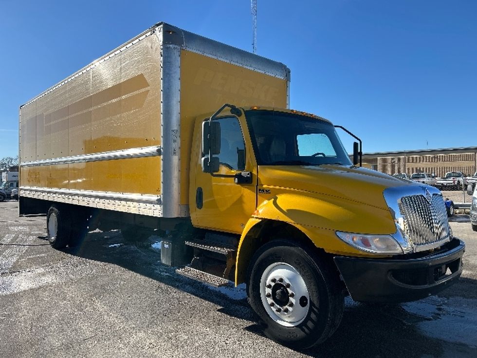 Medium Duty Box Truck-Light and Medium Duty Trucks-International-2021-MV607-Omaha-NE-212,941\n\t\tmiles-$ 40,500 - Image 1