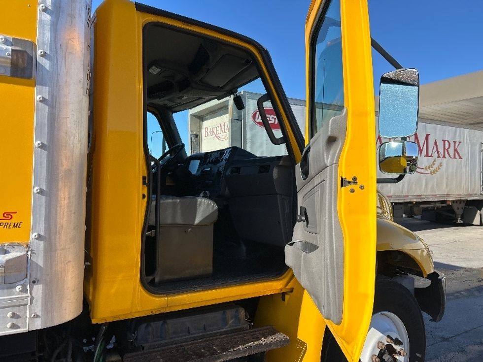 Medium Duty Box Truck-Light and Medium Duty Trucks-International-2021-MV607-Omaha-NE-212,941\n\t\tmiles-$ 40,500 - Image 20