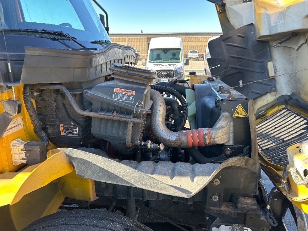 Medium Duty Box Truck-Light and Medium Duty Trucks-International-2021-MV607-Omaha-NE-212,941\n\t\tmiles-$ 40,500 - Image 23