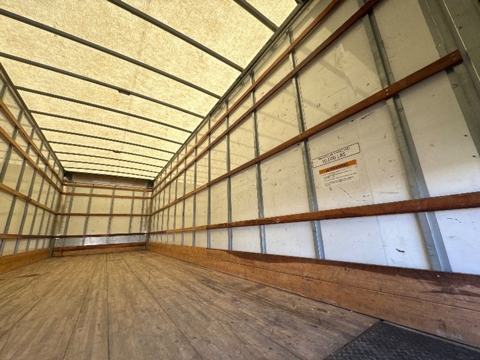 Medium Duty Box Truck-Light and Medium Duty Trucks-International-2021-MV607-Omaha-NE-220,822\n\t\tmiles-$ 39,250 - Image 12