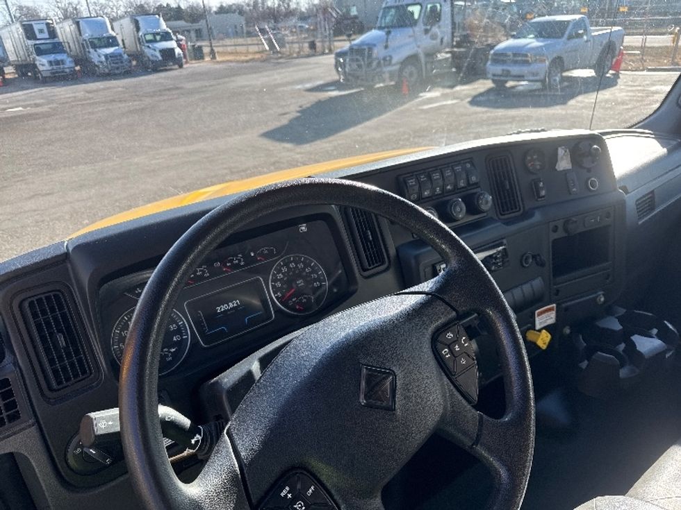 Medium Duty Box Truck-Light and Medium Duty Trucks-International-2021-MV607-Omaha-NE-220,822\n\t\tmiles-$ 39,250 - Image 18