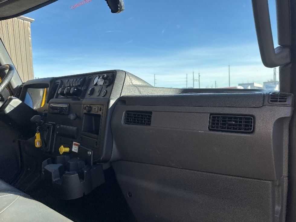 Medium Duty Box Truck-Light and Medium Duty Trucks-International-2021-MV607-Omaha-NE-220,822\n\t\tmiles-$ 39,250 - Image 21